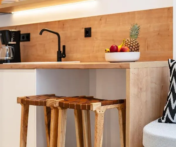 Elvirtus Apartament *